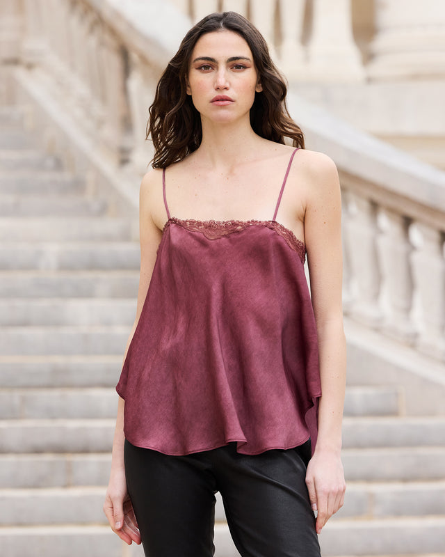 Top en soie rouge avec dentelle française - Chemises & tops Mes Demoiselles - Image 2