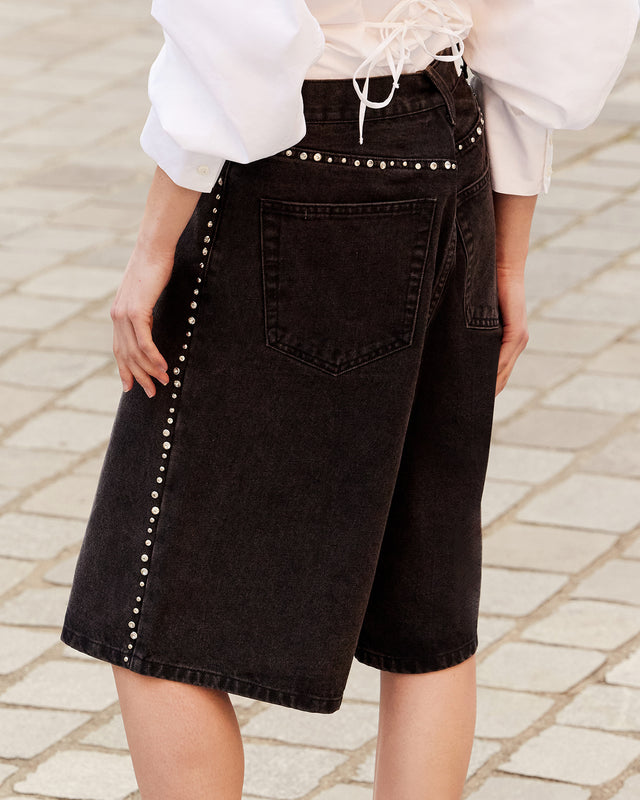 Bermuda Muffin - Noir : Bermuda long en denim noir et pièces argentés Mes Demoiselles - Image 3
