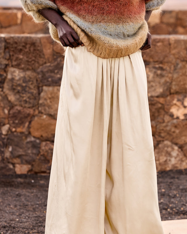 Pantalon large en viscose satinée – Ivoire - Pantalons & combinaisons Mes Demoiselles - Image 2