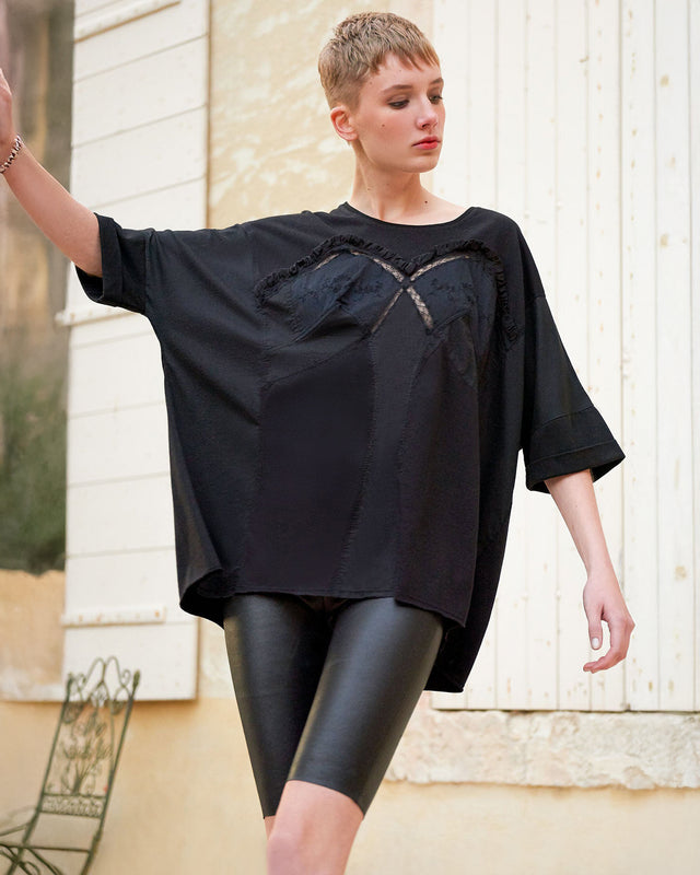 Moore T-Shirt - Black - Image 1