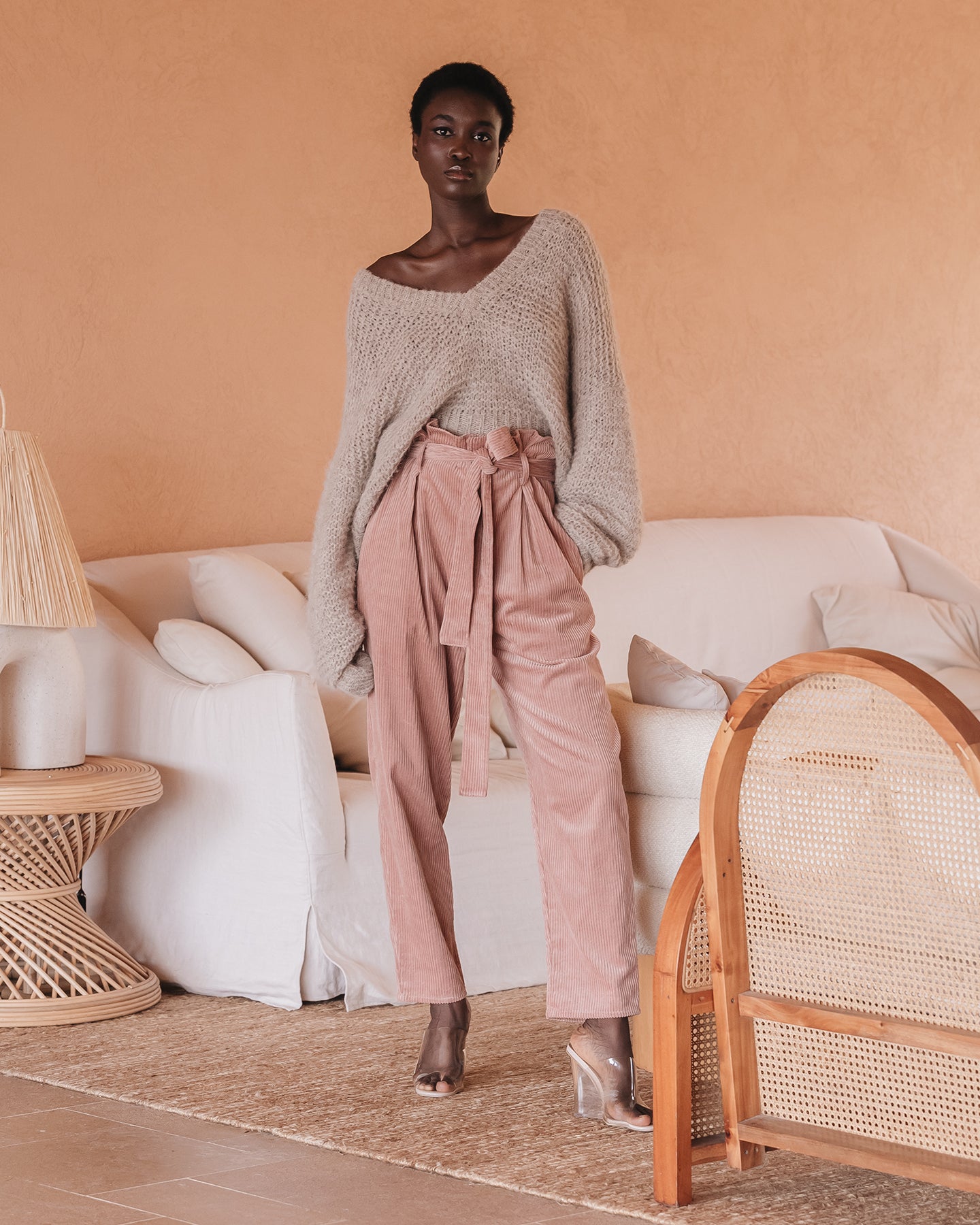Pantalon velours côtelé nude, taille haute, chic et droit - Pantalons & combinaisons Mes Demoiselles
