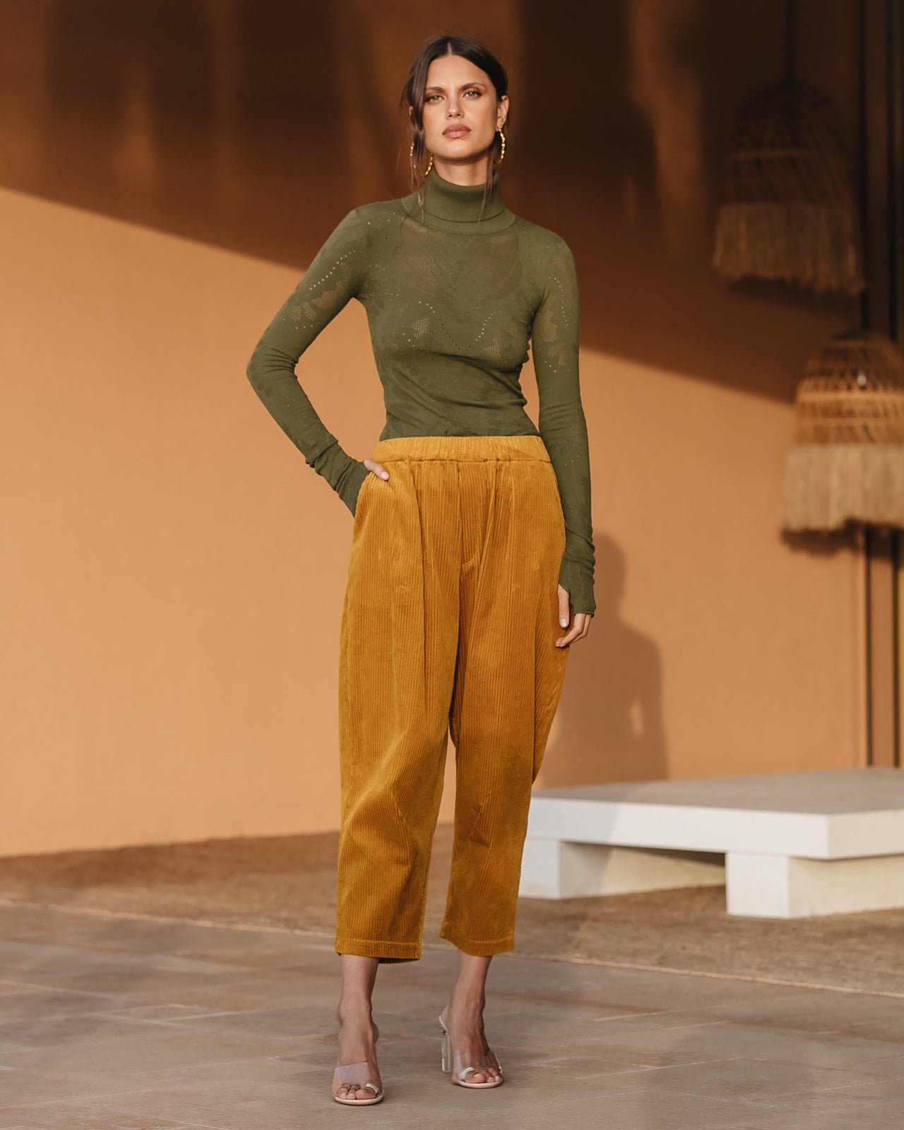 Pantalon velours côtelé ocre, coupe ample moderne, confort - élégance - Pantalons & combinaisons Mes Demoiselles - Image 1