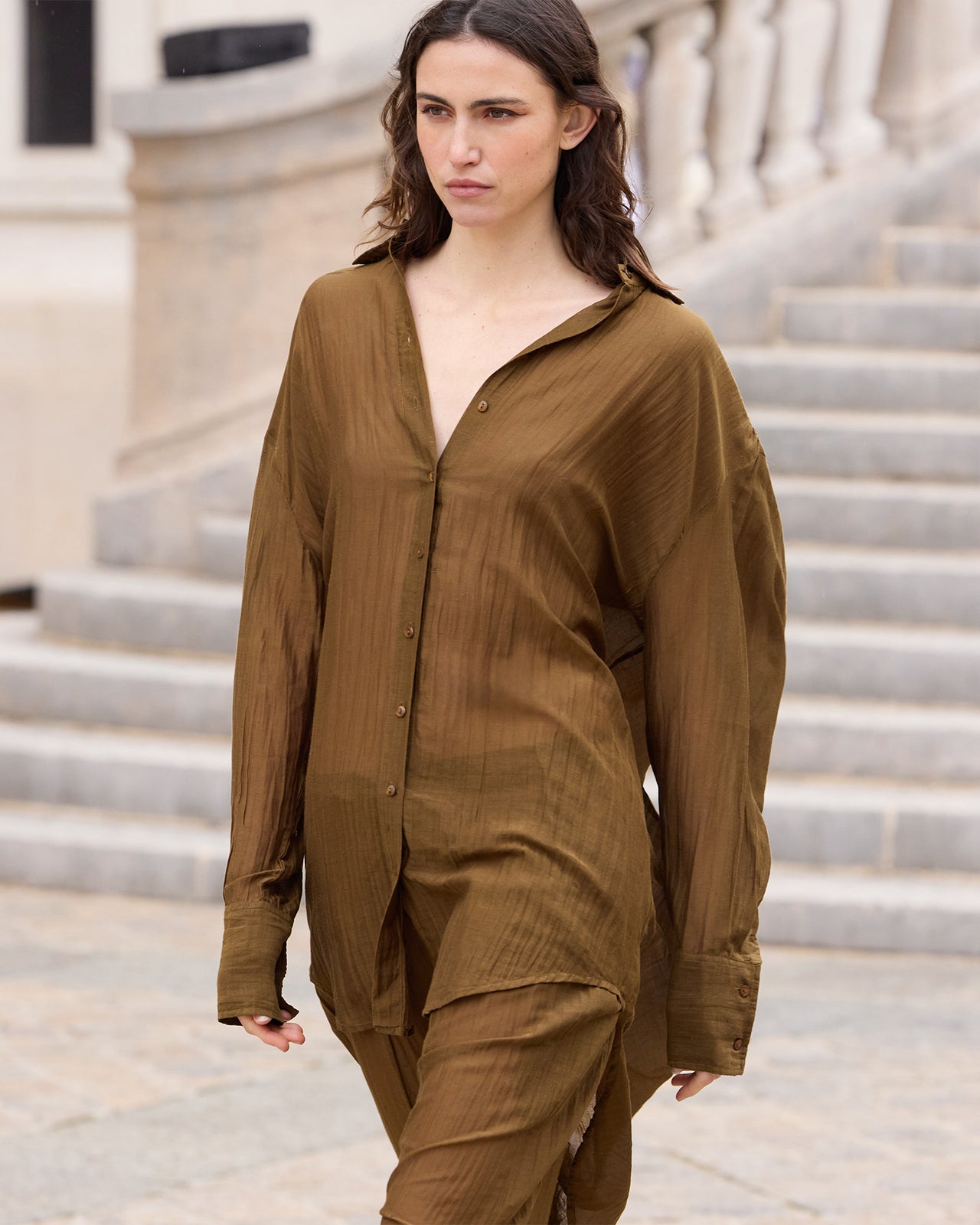 Chemise Lao - Marron : Chemise souple et longue en gaze de coton et soie kaki Mes Demoiselles - Image 5