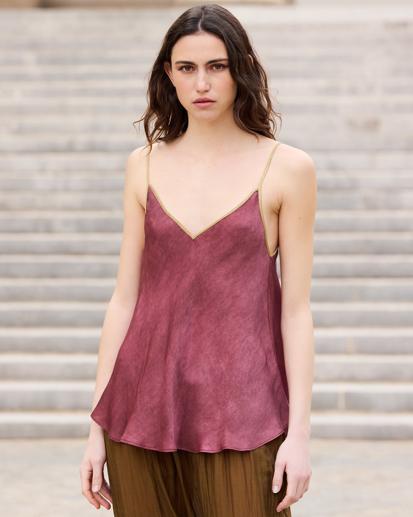 Top en soie rouge fines bretelles - Chemises & tops Mes Demoiselles