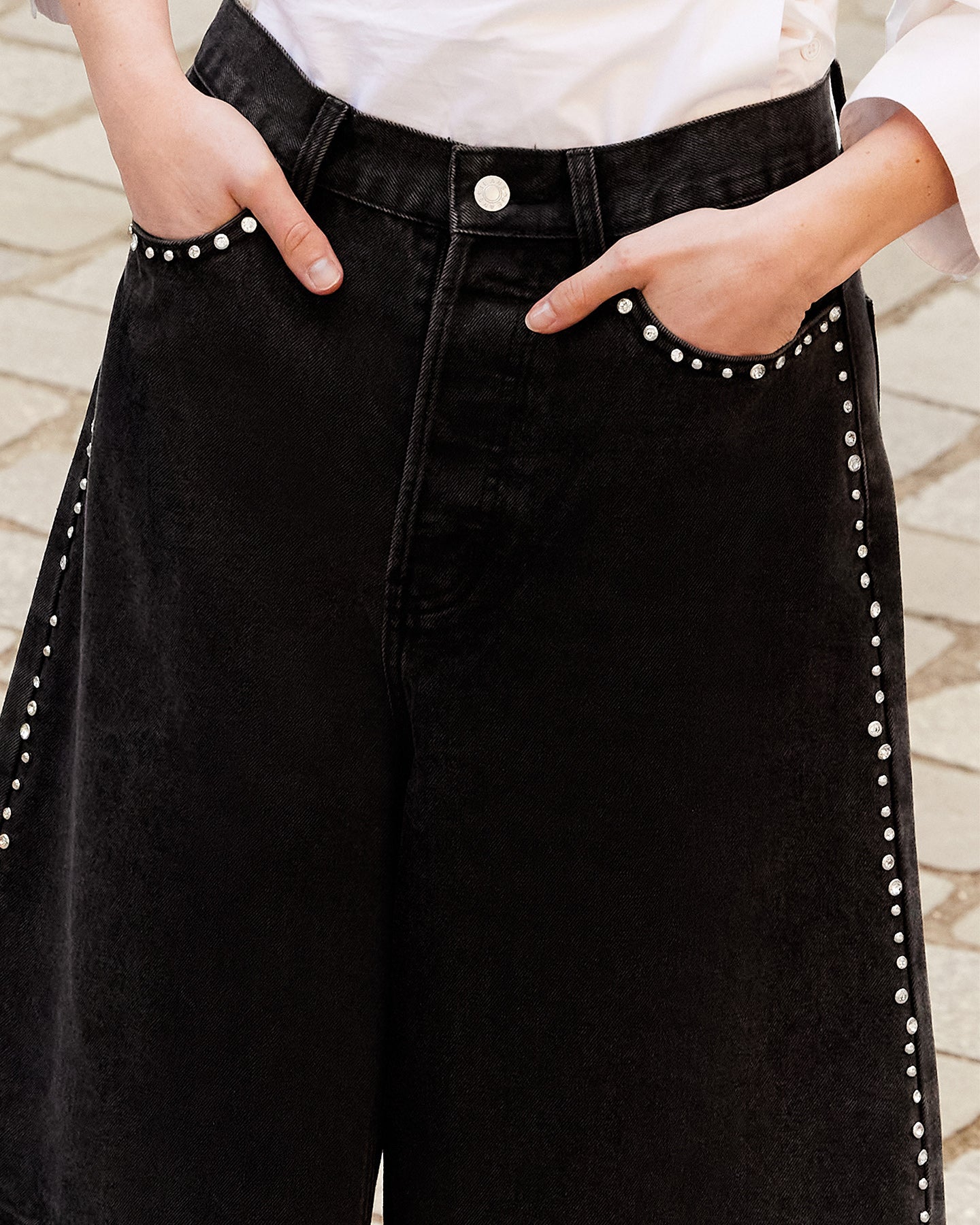 Bermuda Muffin - Noir : Bermuda long en denim noir et pièces argentés Mes Demoiselles
