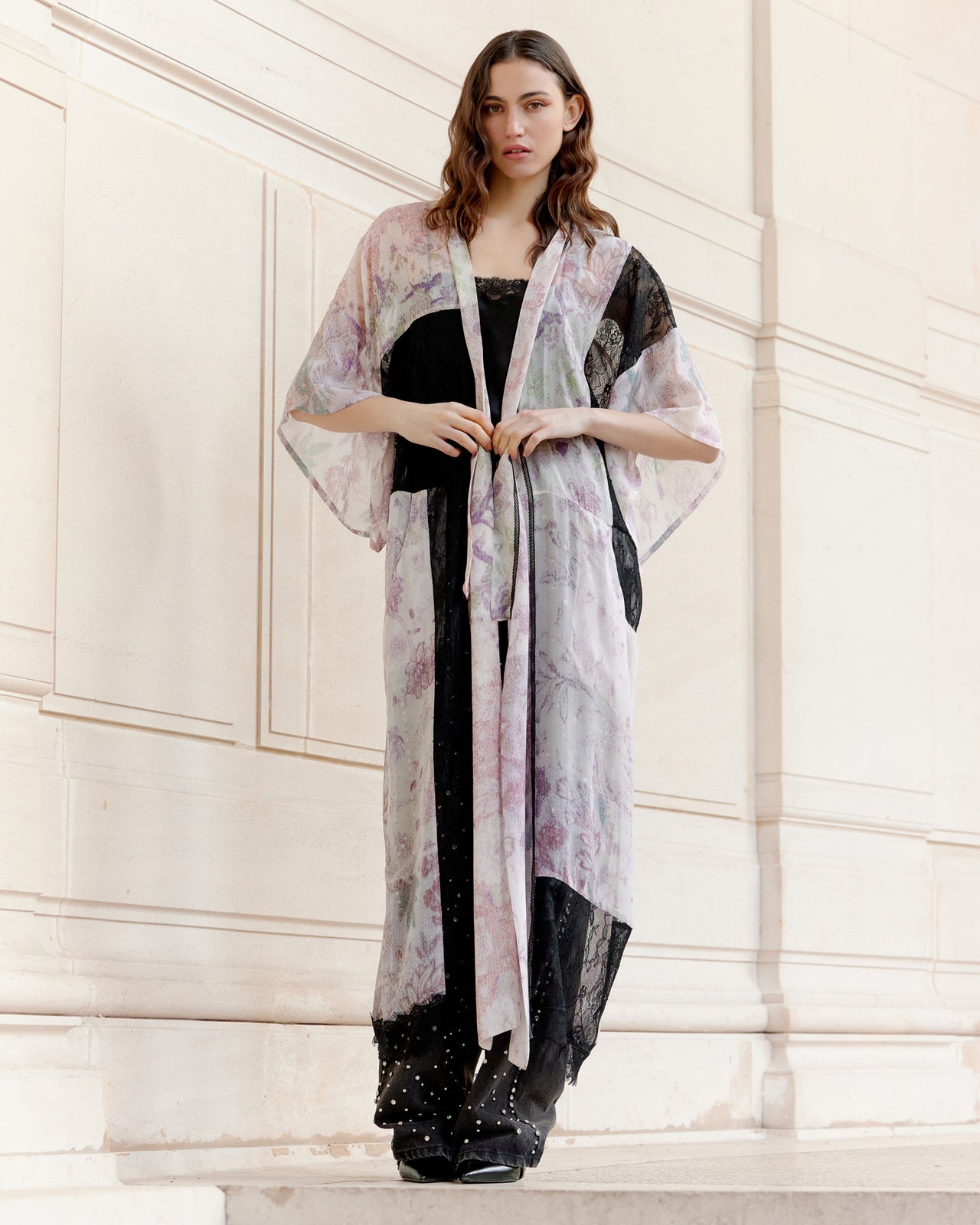 Kimono Pivera - Rose : Long kimono vaporeux rose et dentelle noire Mes Demoiselles - Image 6