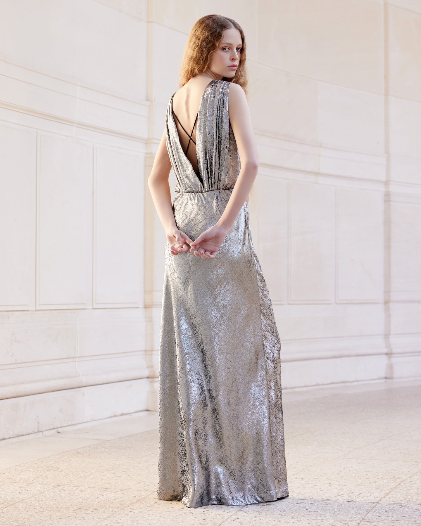 Robe Sambi - Argent : Robe longue en tissu velvet shiny argent Mes Demoiselles