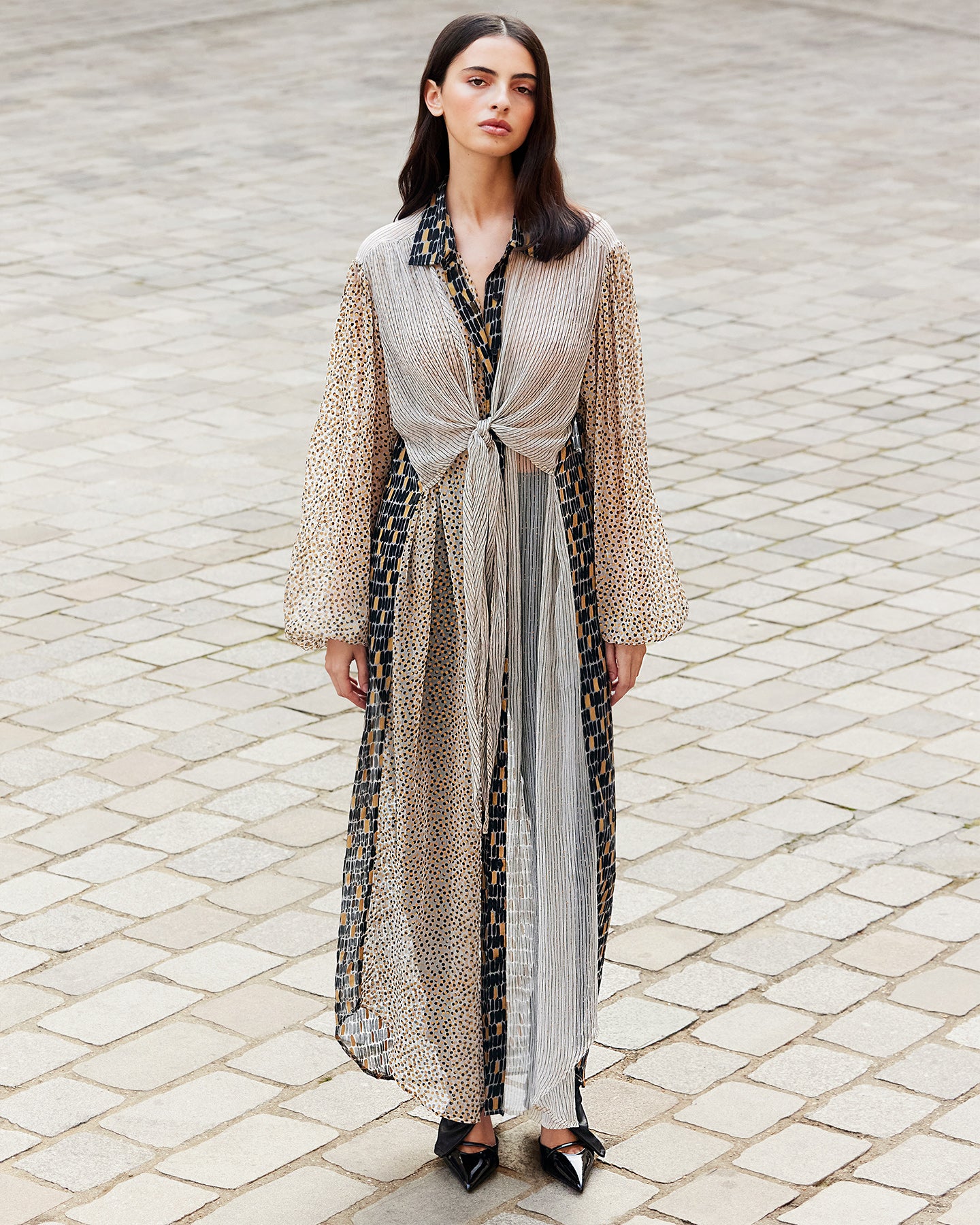 Elégante longue robe chemise en viscose chiffon gold, beige et noire - Robes Mes Demoiselles