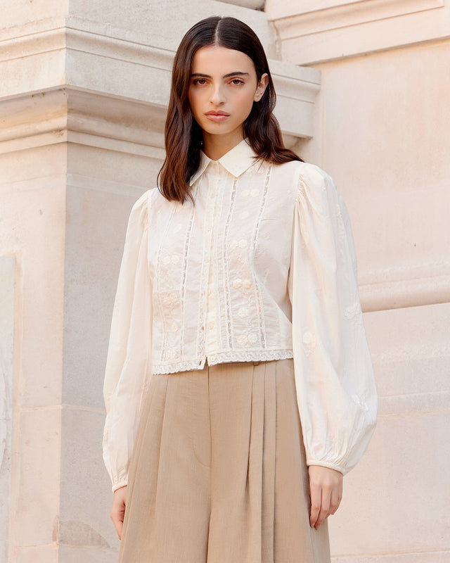Chemise courte écru en coton brodé et dentelle - Chemises & tops Mes Demoiselles - Image 2