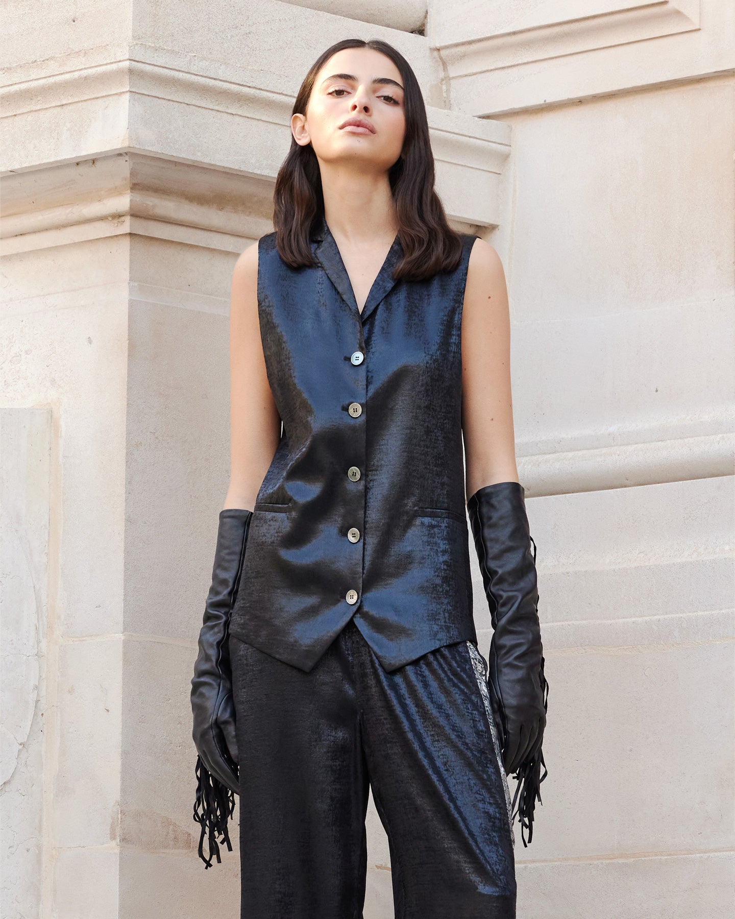 Petit gilet en velvet shiny noir - Manteaux & vestes Mes Demoiselles