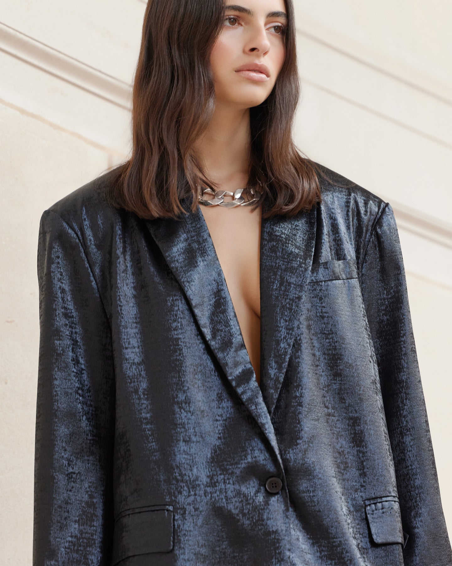Veste Siane - Noir : Veste souple et oversize noir en velvet brillant Mes Demoiselles