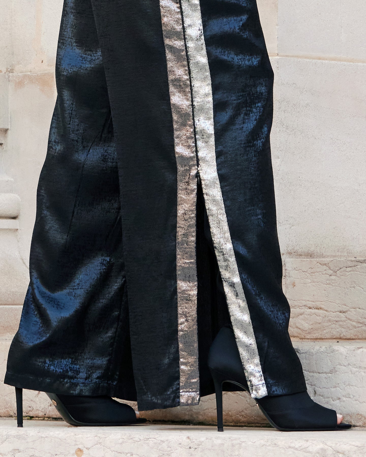 Pantalon Sirene - Noir : Pantalon souple brillant avec bandes latérales Mes Demoiselles