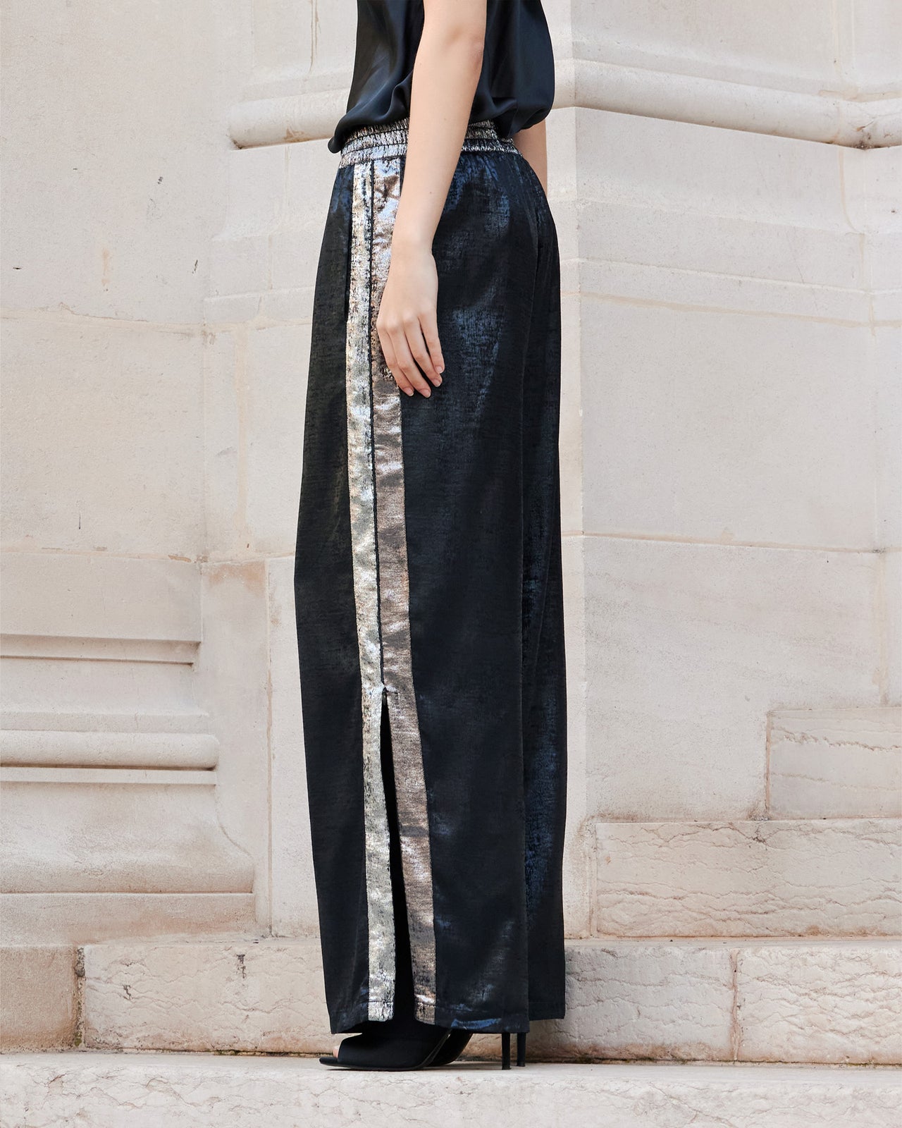 Pantalon souple brillant avec bandes latérales - Pantalons & combinaisons Mes Demoiselles - Image 3