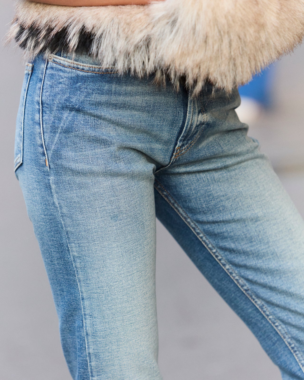 Pantalon Taylor - Bleu Jeans : Jean droit en denim bleu délavé à fentes intérieures Mes Demoiselles - Image 7