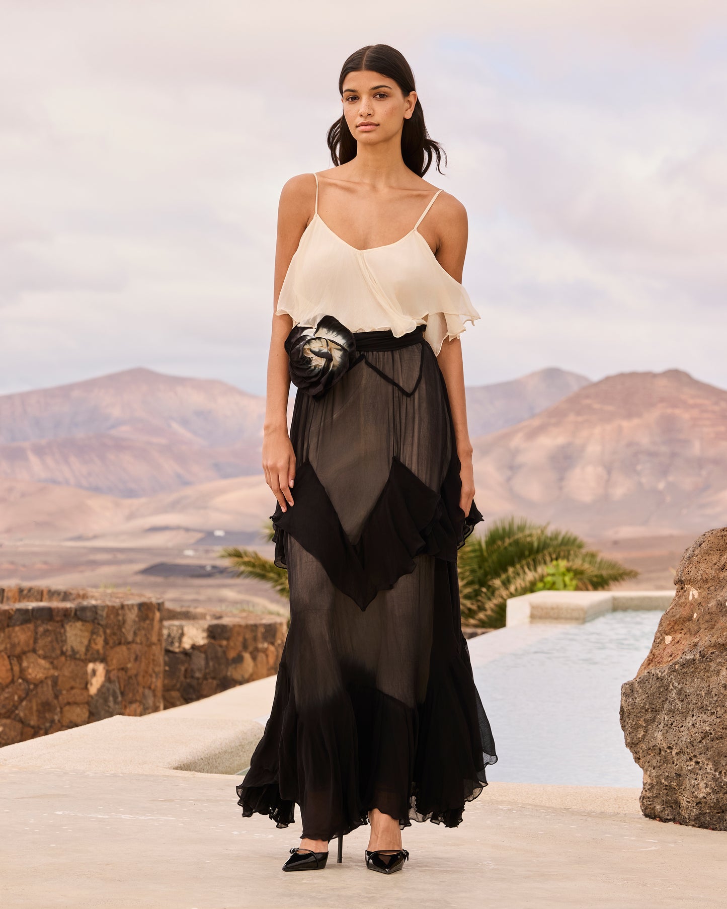 Robe longue en georgette de viscose – Noir et écru - Robes Mes Demoiselles
