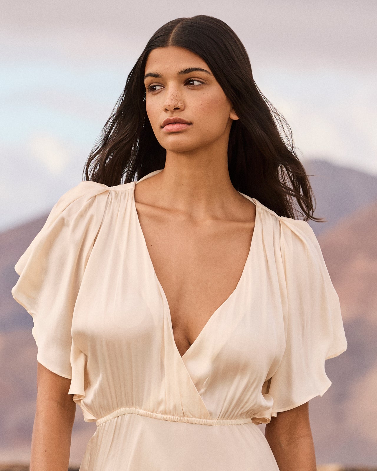 Robe Cascais - Écru : Robe longue fluide en satin – Ecru Mes Demoiselles - Image 4