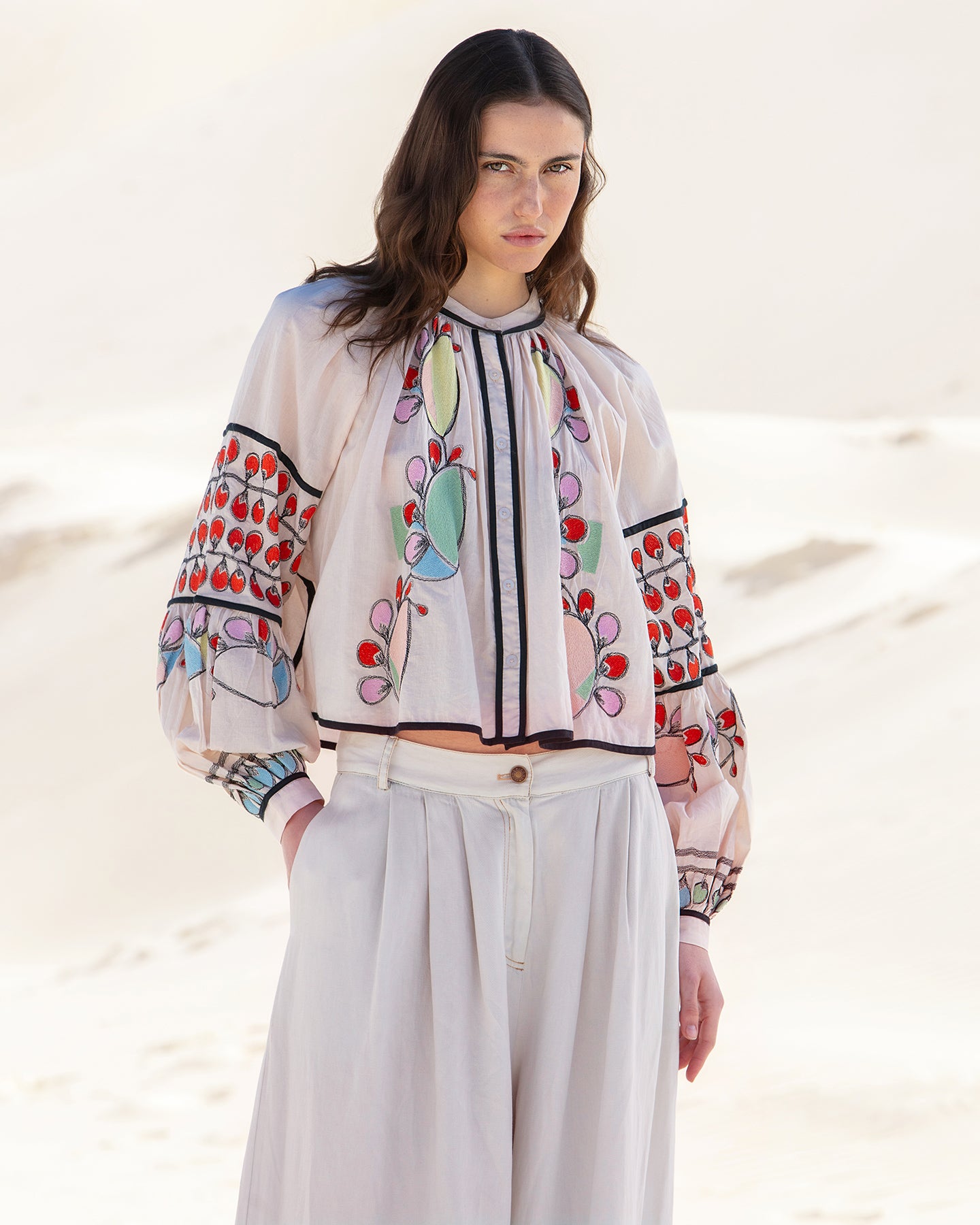 Blouse en voile de coton beige et broderies colorées - Chemises & tops Mes Demoiselles