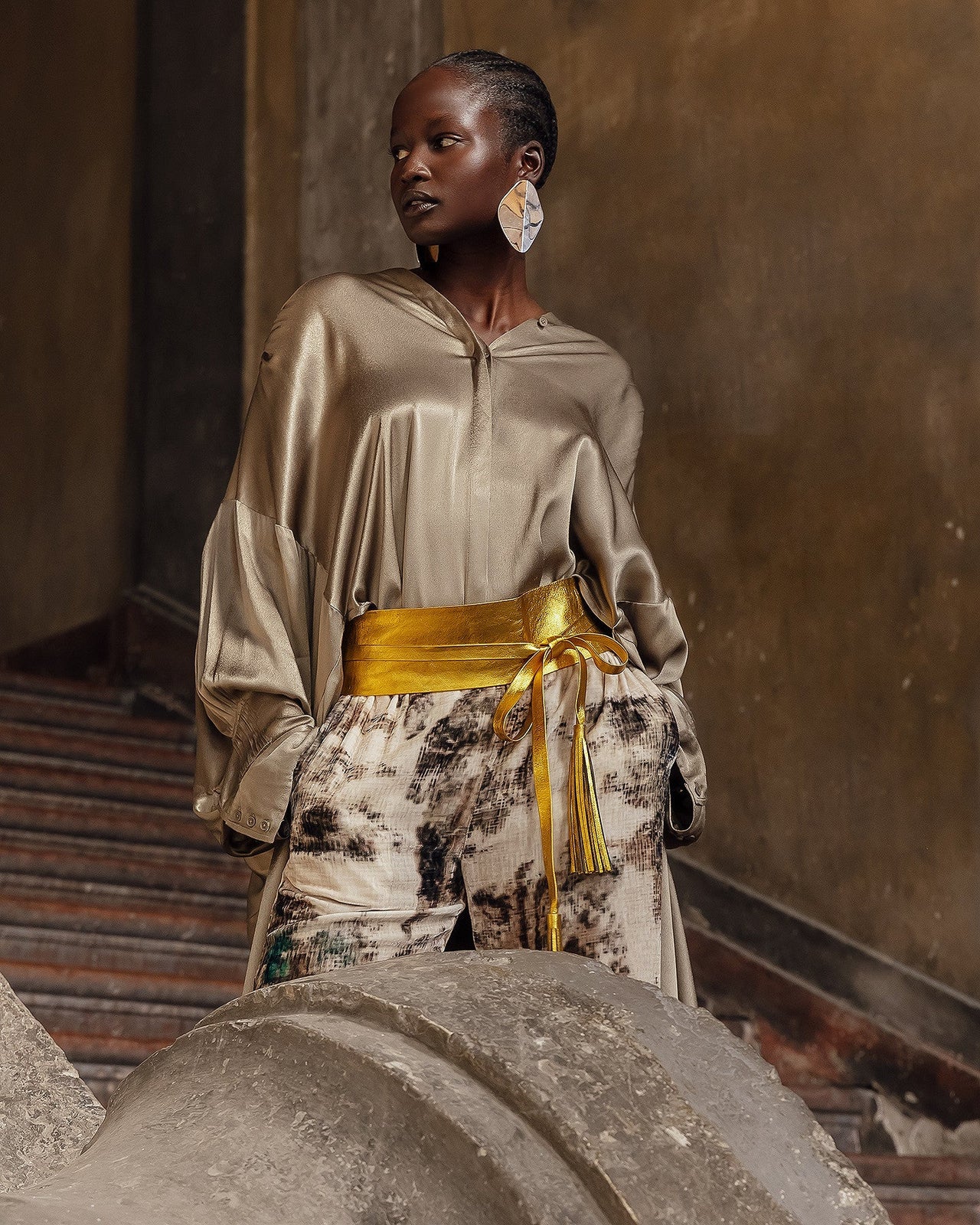 Chemise oversize en satin viscose kaki - Chemises & tops Mes Demoiselles - Image 3