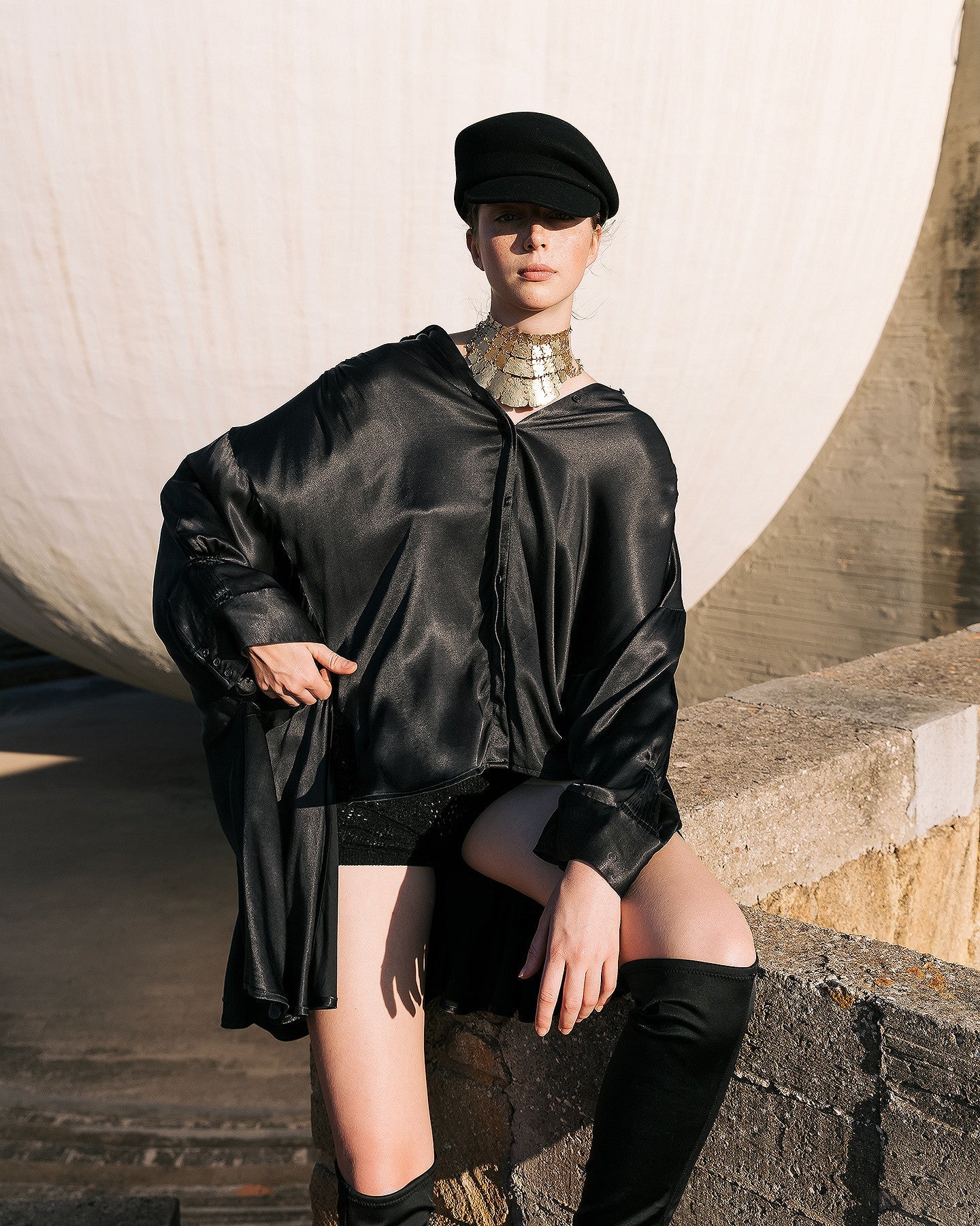 Chemise Suram - Noir : Chemise oversize en satin viscose noire Mes Demoiselles