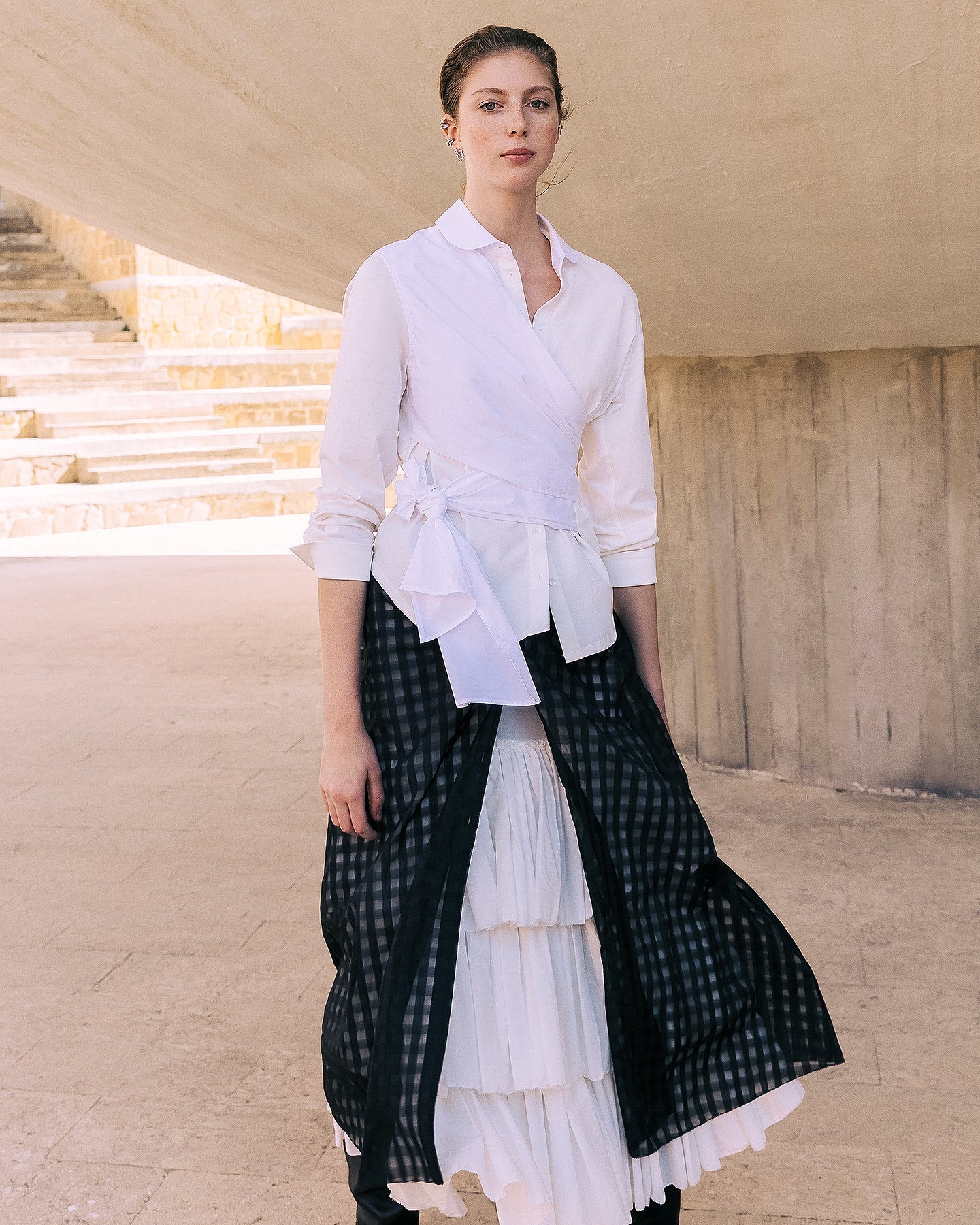 Dualité des cotons pour cette chemise croisée blanche - Chemises & tops Mes Demoiselles