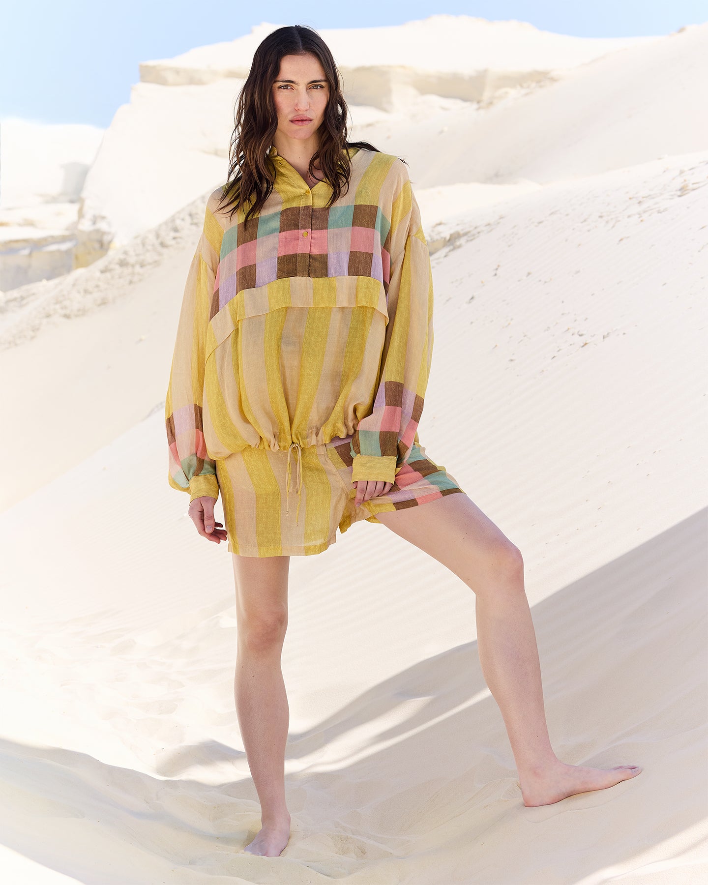 Bermuda court en gaze de modal rayé jaune et détails colorés : Jupes & shorts Mes Demoiselles