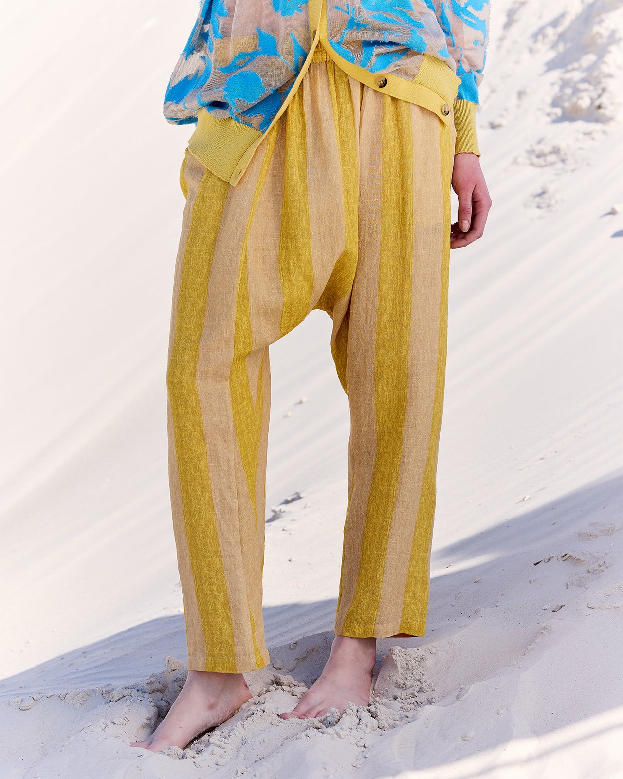 Pantalon sarouel en soie fine et naturelle rayé jaune - Pantalons & combinaisons Mes Demoiselles - Image 3