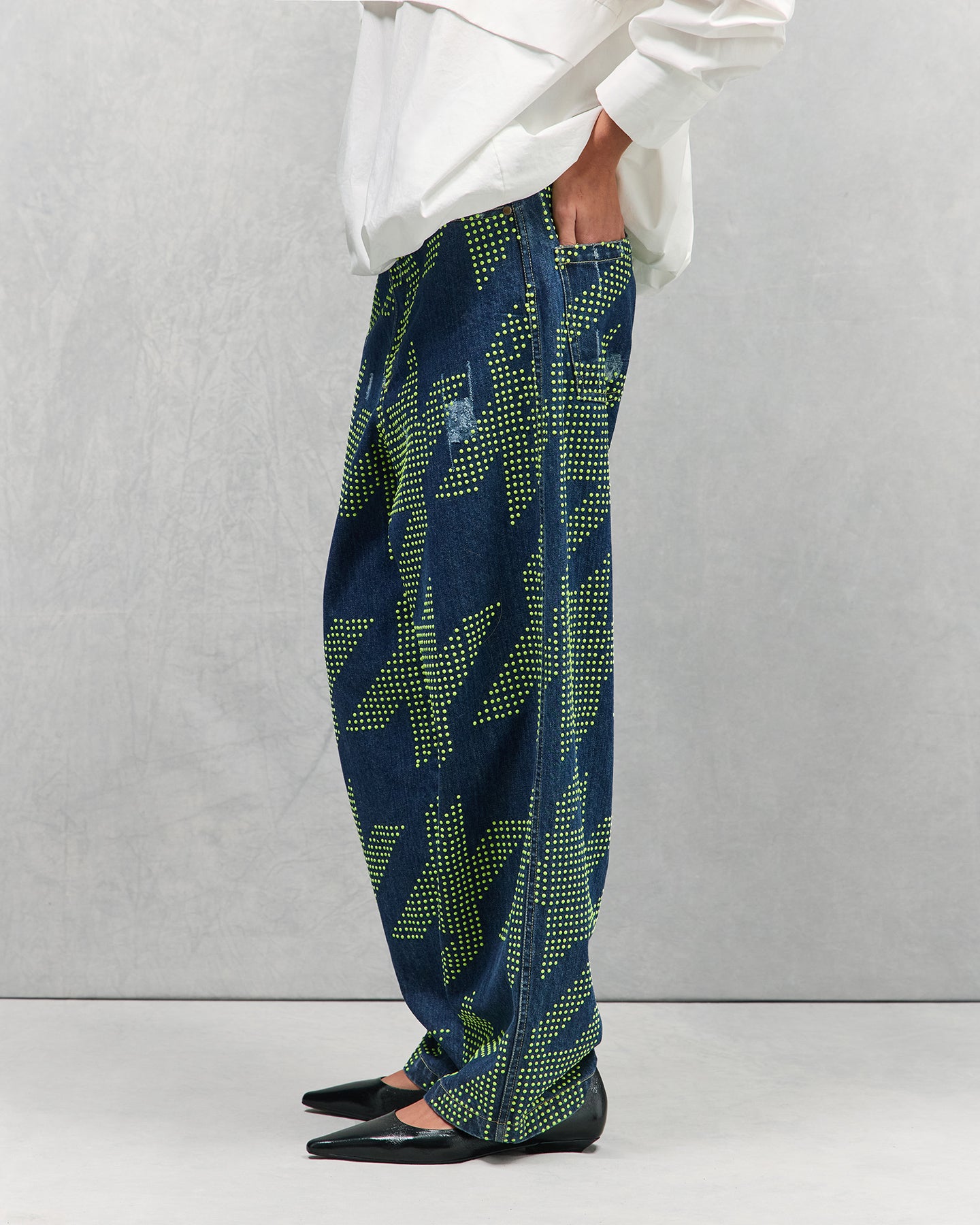 Pantalon en toile denim et clous fluo - Pantalons & combinaisons Mes Demoiselles