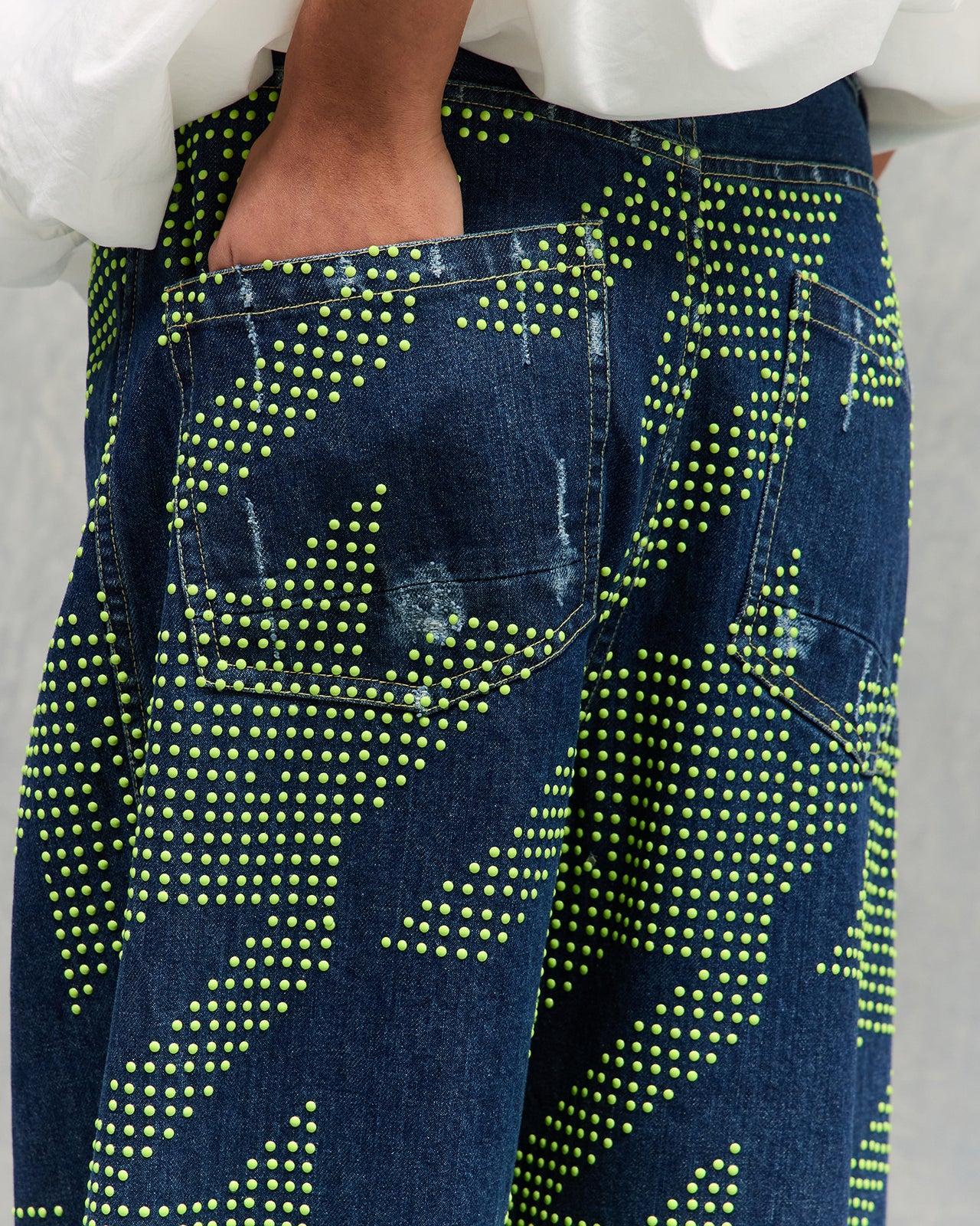 Jeans Redim - Vert : Pantalon en toile denim et clous fluo Mes Demoiselles - Image 7
