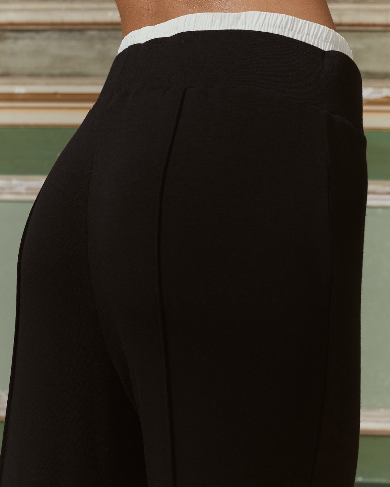 Pantalon Ibyscus - Noir : Pantalon noir élégant Mes Demoiselles - Image 5