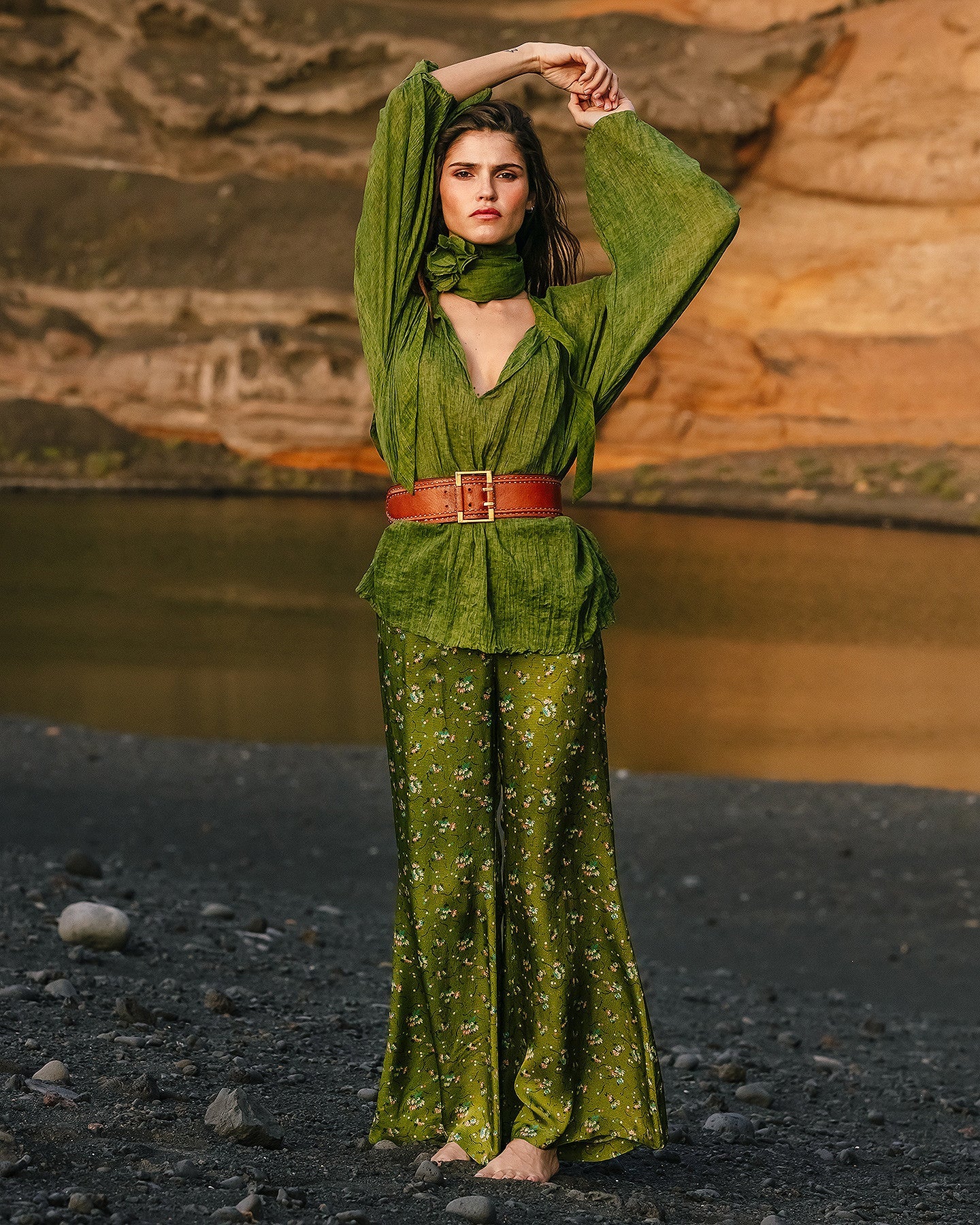 Pantalon coupe légèrement flare, imprimé floral, taille élastiquée - Pantalons & combinaisons Mes Demoiselles