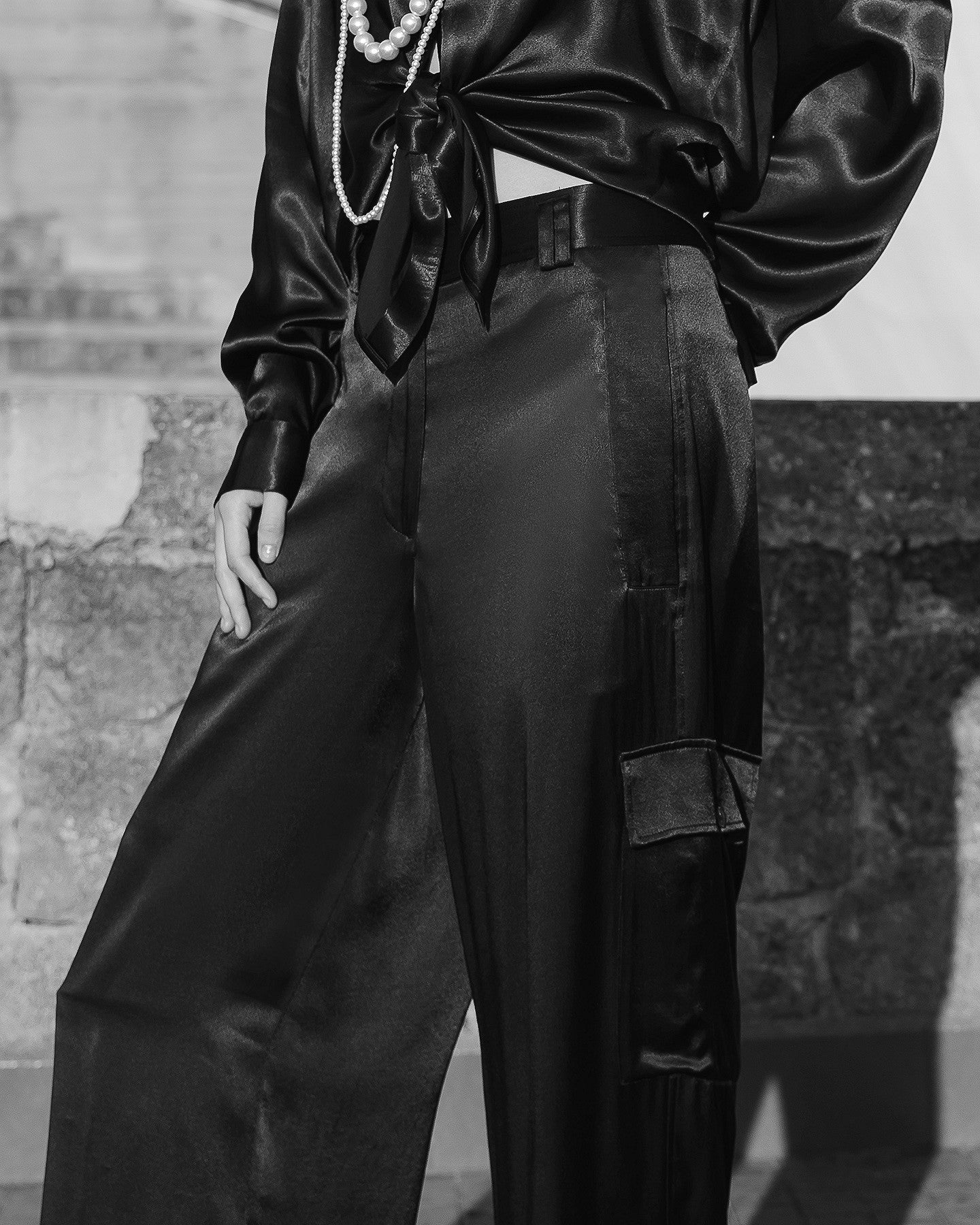 Pantalon Silma - Noir : Pantalon noir long et ample avec poches côtés Mes Demoiselles