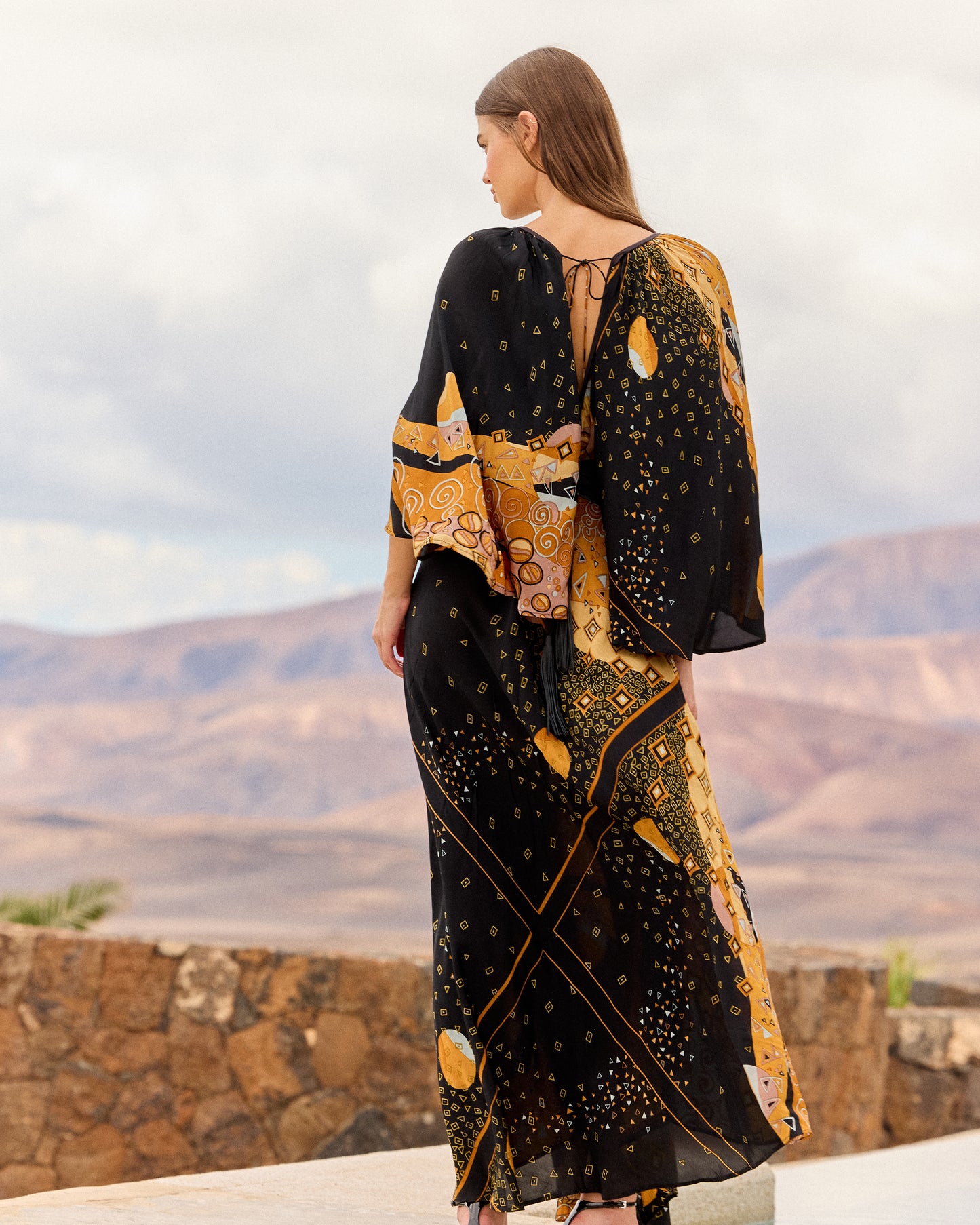 Robe Mally - Ocre : Robe longue imprimé placé – Noir et ocre Mes Demoiselles