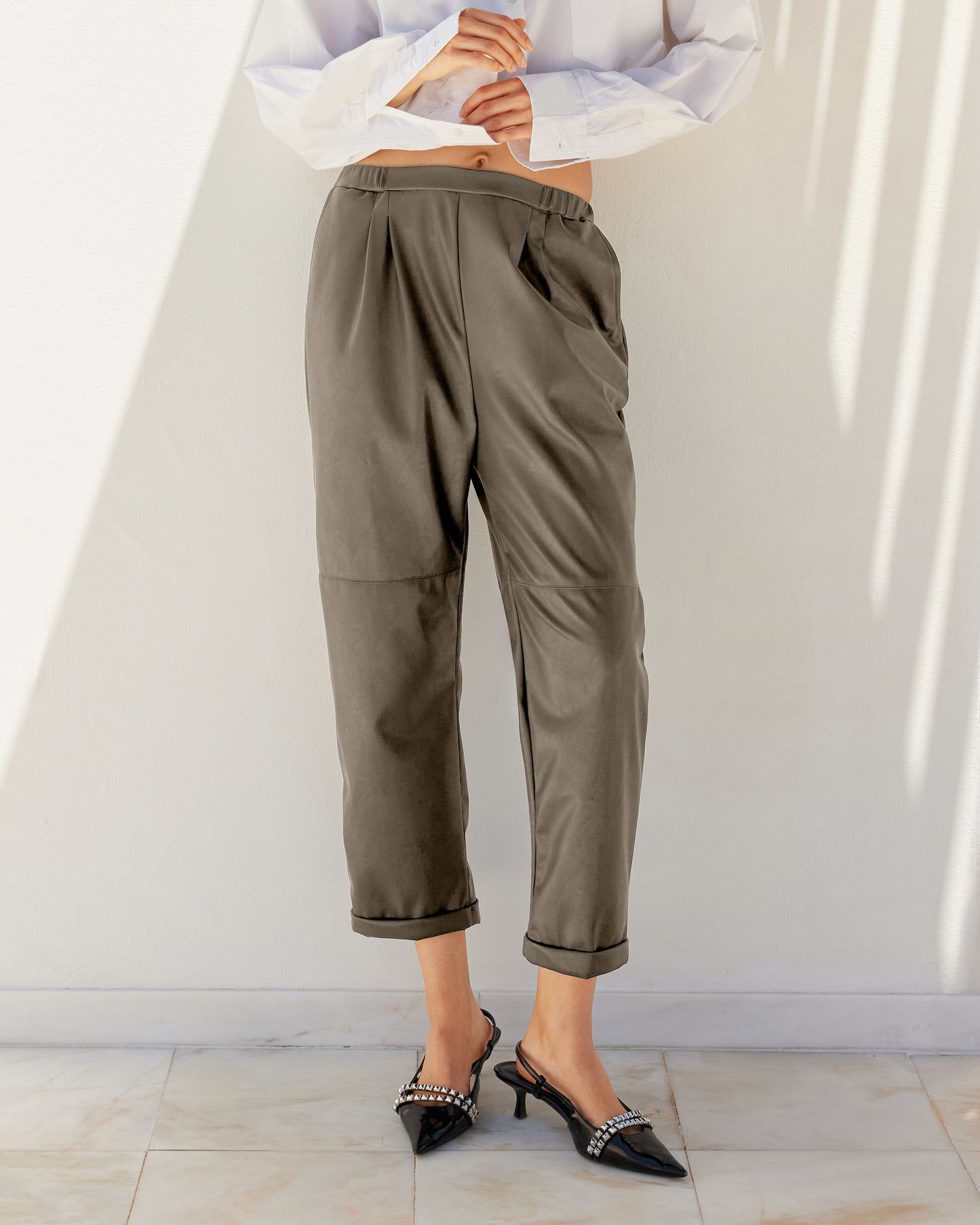 Pantalon Roxy - Taupe : Pantalon droit en simili cuir – chocolat Mes Demoiselles
