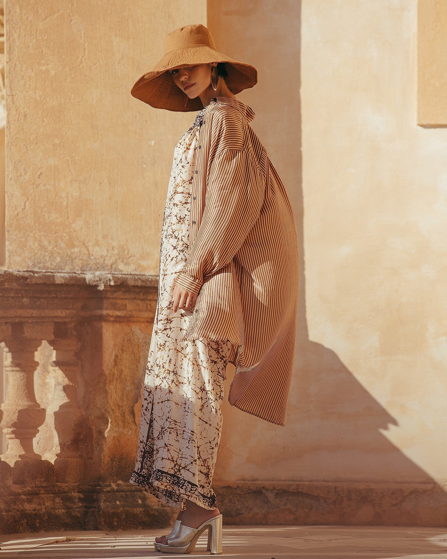 Longue chemise en soie rayée chocolat - Robes Mes Demoiselles