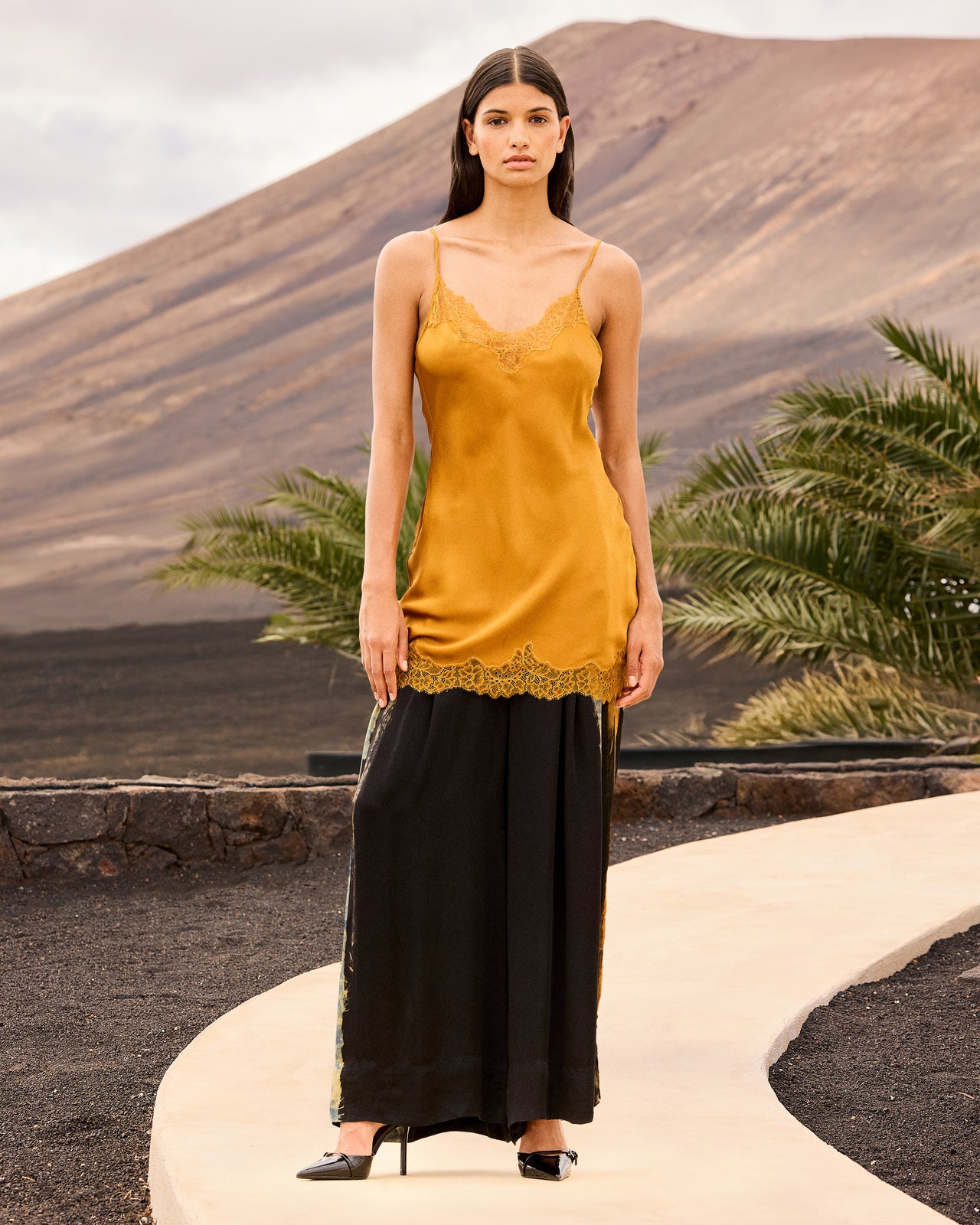Nuisette en soie et dentelle – Ocre - Robes Mes Demoiselles - Image 5