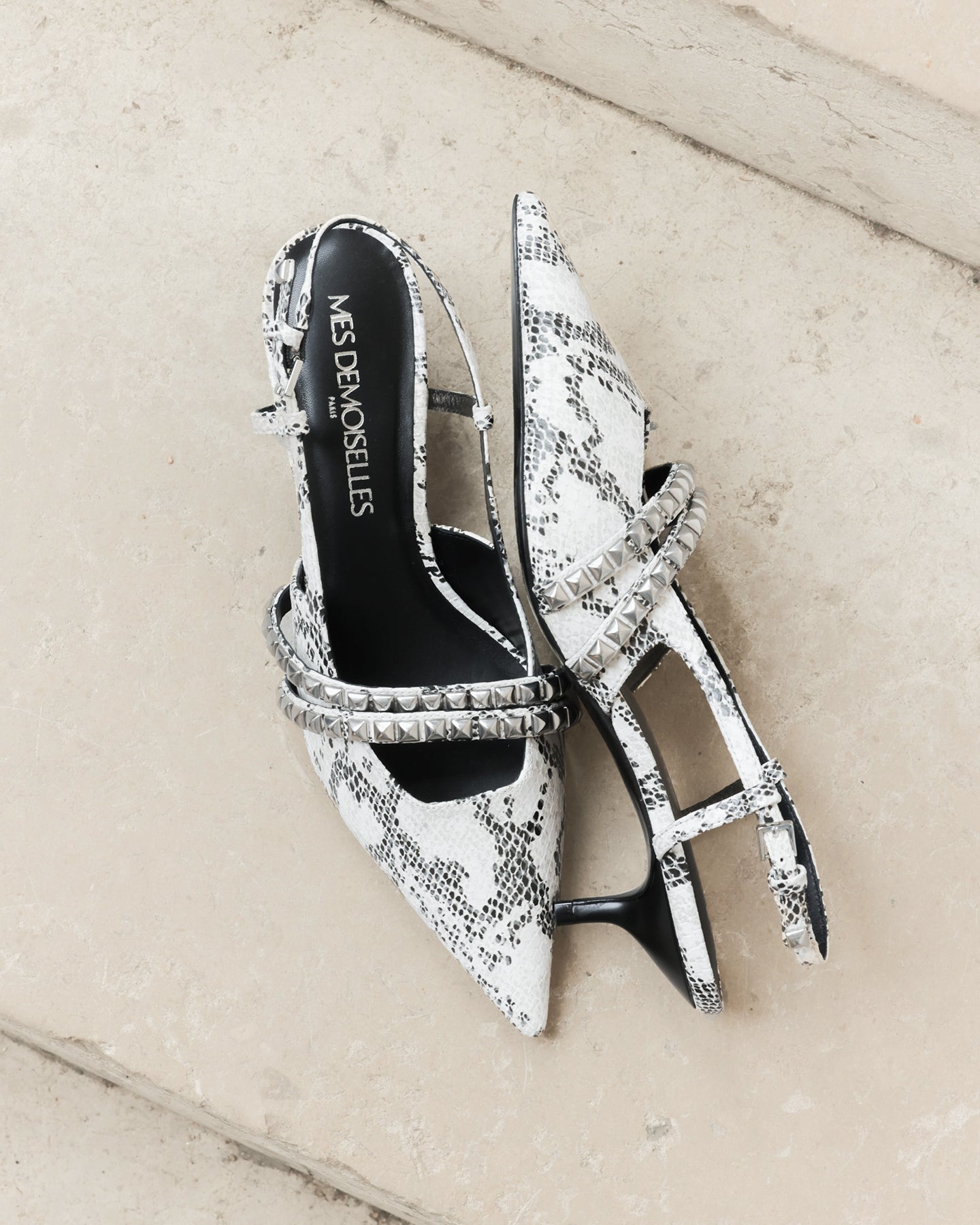 Escarpins en cuir façon reptile avec brides argentées - Chaussures Mes Demoiselles