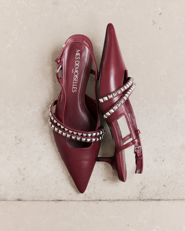 Escarpins en cuir bordeaux avec brides argentées - Chaussures Mes Demoiselles - Image 1